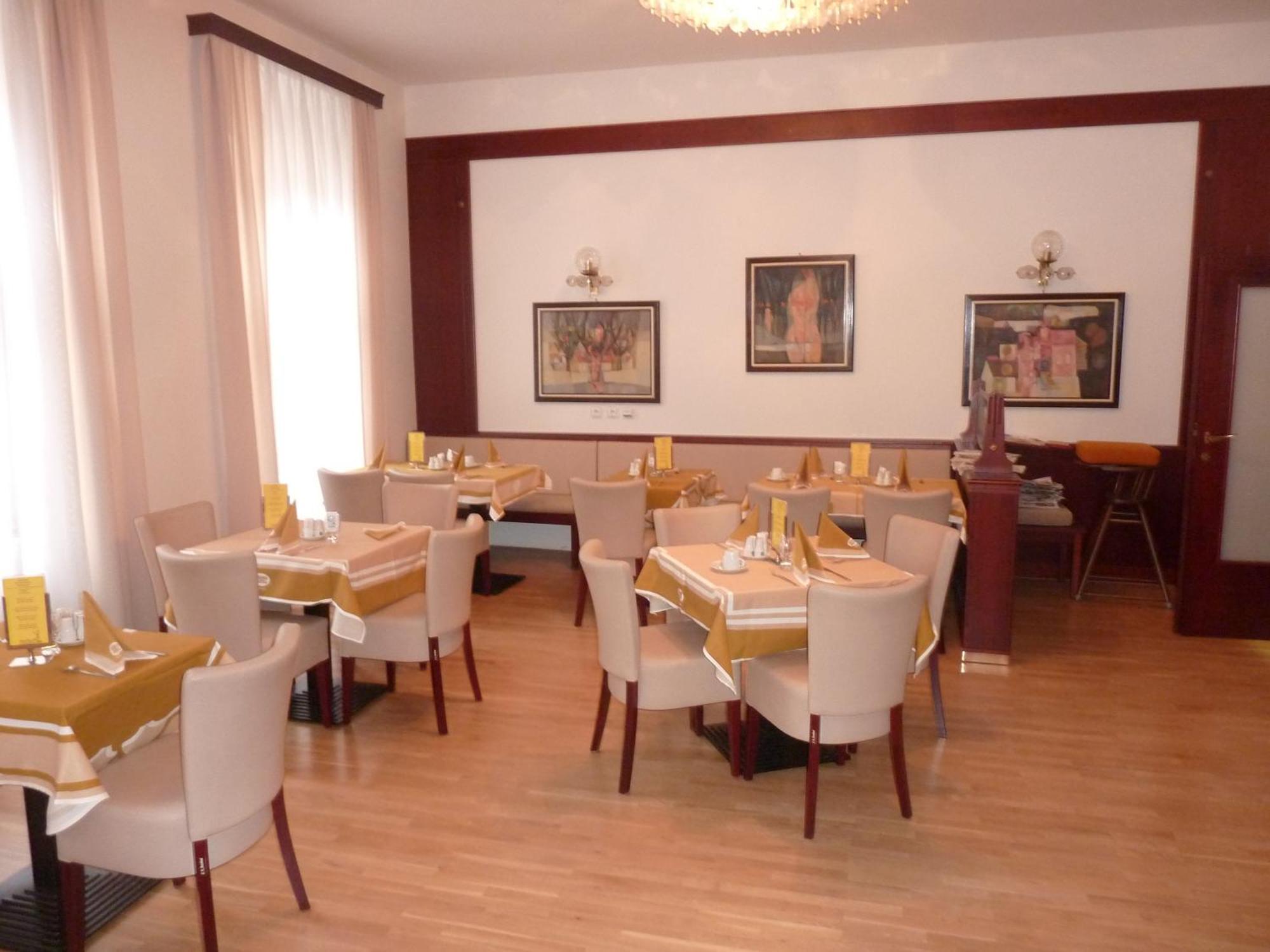 Grandhotel Garni 이흘라바 외부 사진